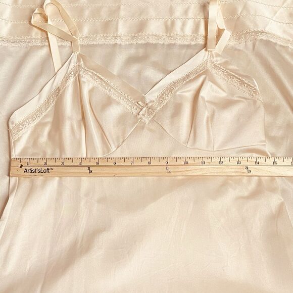 VTG Lorraine Full Slip Dress Satiny Nylon Lace Trim Adj. Straps Beige Sz Tall 36 - Picture 11 of 13